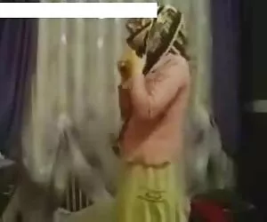 - آژانس املاک و مستغلات سکسی کوچک توسط یک خروس بزرگ تعمیرکار کوبیده می شود xnxx زن زیبا
