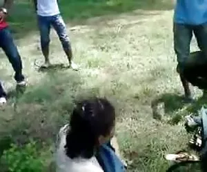 نوجوان پدرخوانده او xxx زن کیر دار را fucks