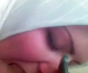 نوجوان چاق چاق و چله احمق بازی سکس حیوانی با زن می کند